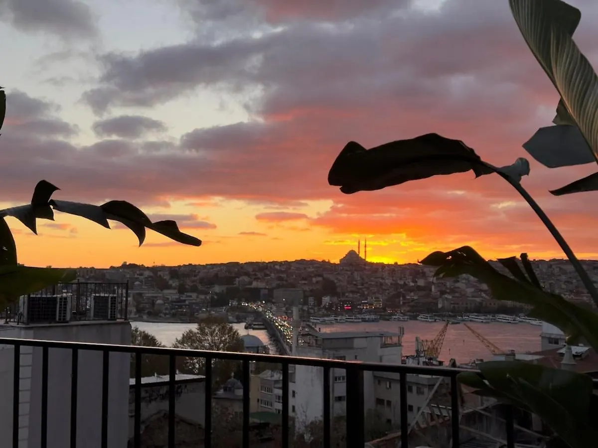 דירות איסטמבול Stunning Seaview 2Br Near Metro - Ym5