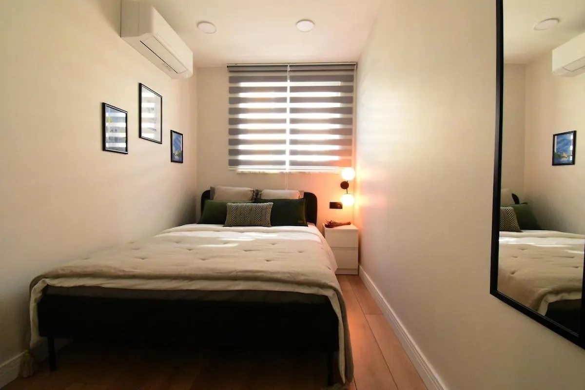 דירות איסטמבול Stunning Seaview 2Br Near Metro - Ym5 0*,  טורקיה