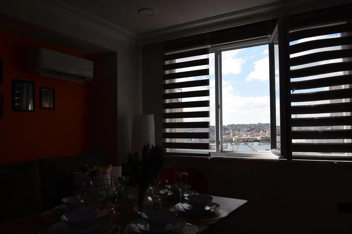 イスタンブールStunning Seaview 2Br Near Metro - Ym5アパートメント 0*, イスタンブール