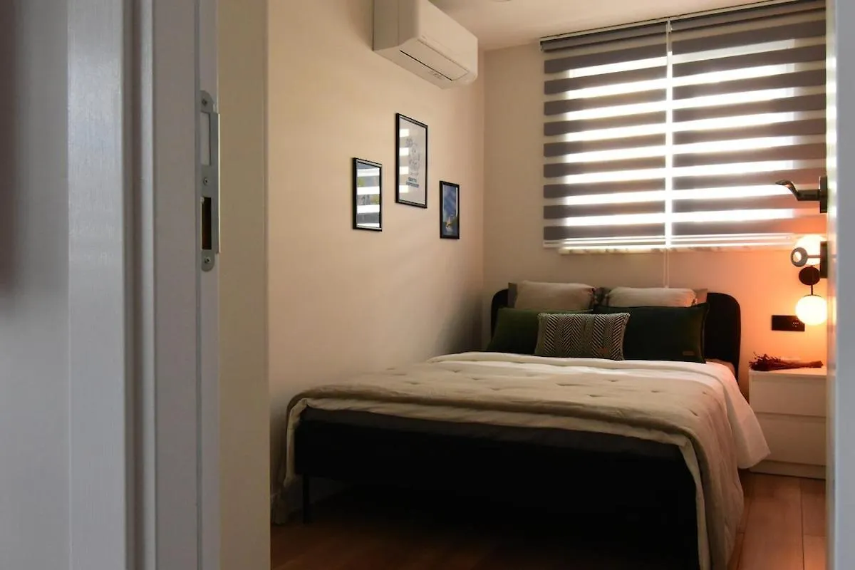 イスタンブールStunning Seaview 2Br Near Metro - Ym5アパートメント