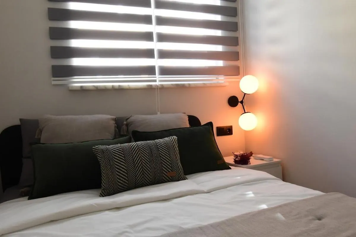 アパート イスタンブールStunning Seaview 2Br Near Metro - Ym5アパートメント トルコ